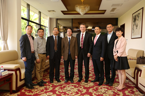 VMware首席执行官帕特·基辛格与浙江大学校长吴朝晖会面